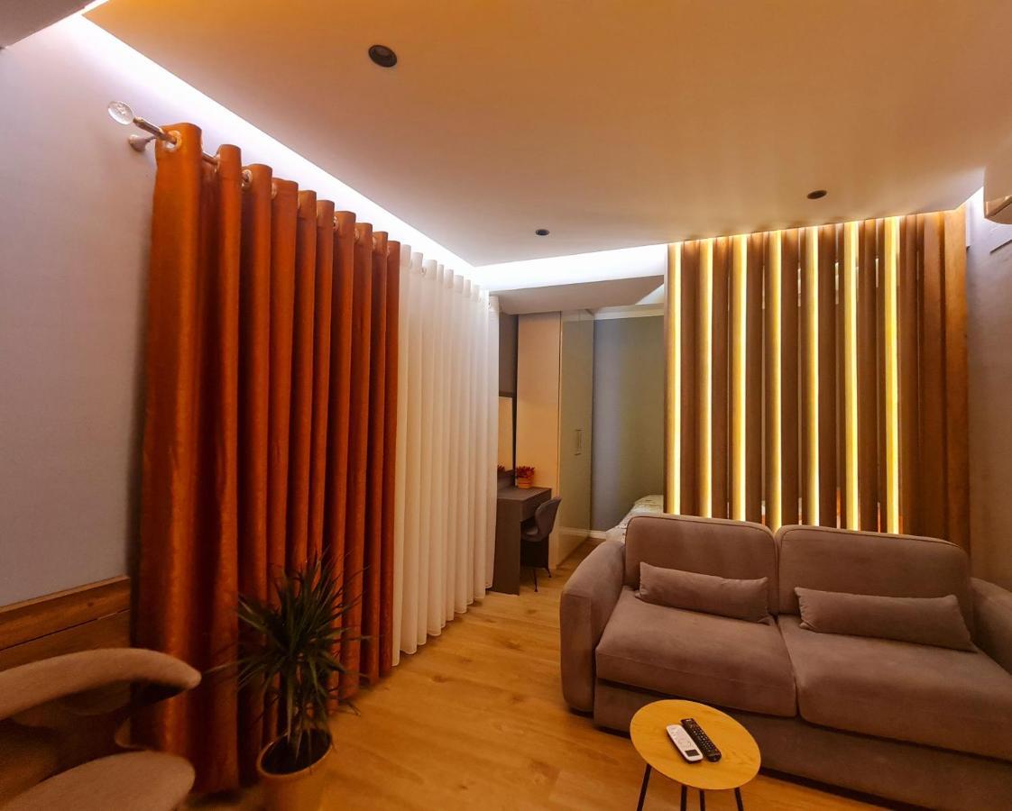 Sunny Apartment - Blloku Tirana, Near Lake Exterior foto